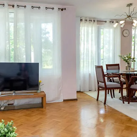 Spacious Flat With Garage - Steps From The Sea Garden By Flat Manаger Apartament *