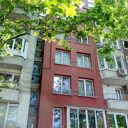 Spacious Flat With Garage - Steps From The Sea Garden By Flat Manаger Warna